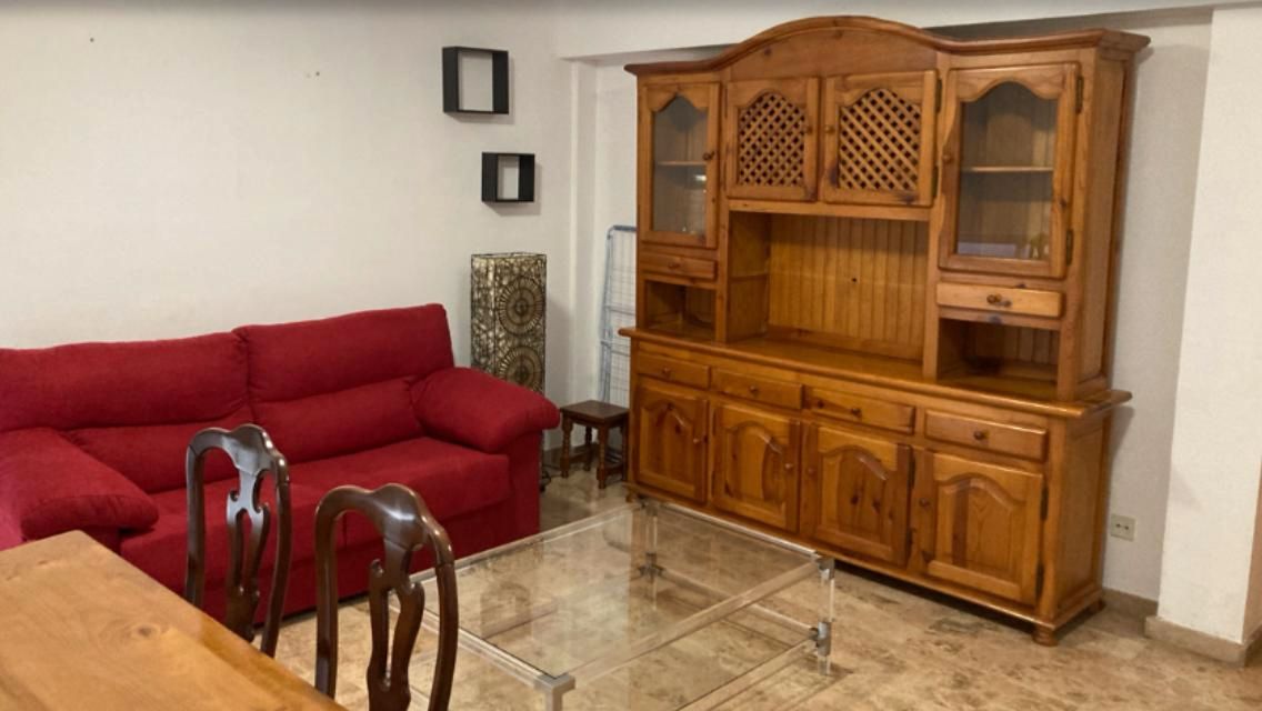 Sala d'estar de Pis de lloguer en  Zaragoza Capital amb Calefacció, Moblat i Rentadora