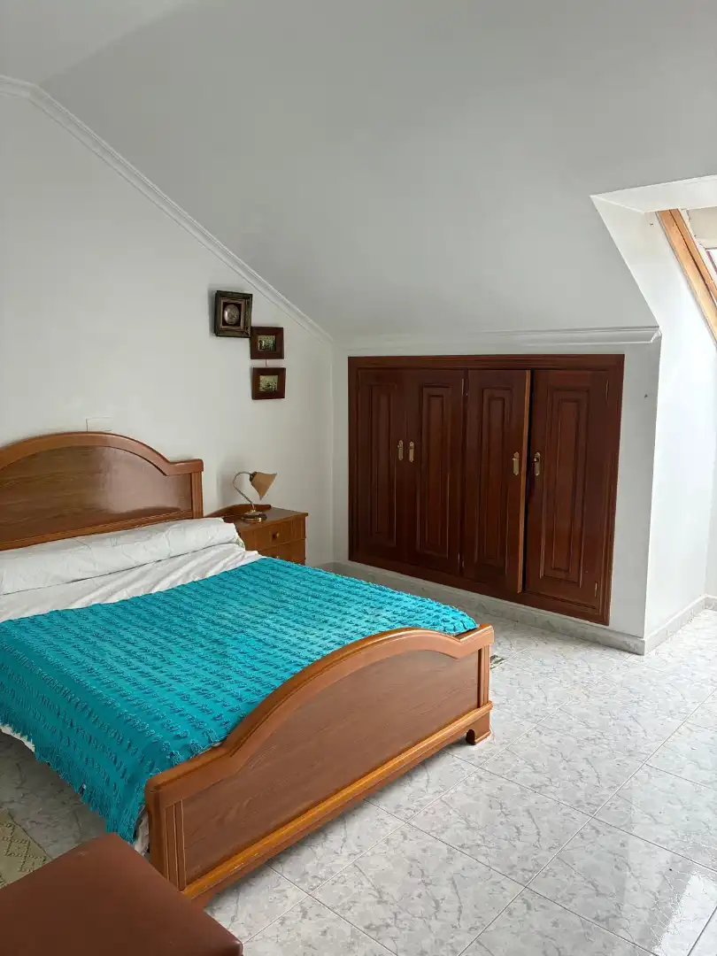 Schlafzimmer von Dachboden zum Verkauf in Barreiros mit Heizung, Abstellraum und Möbliert