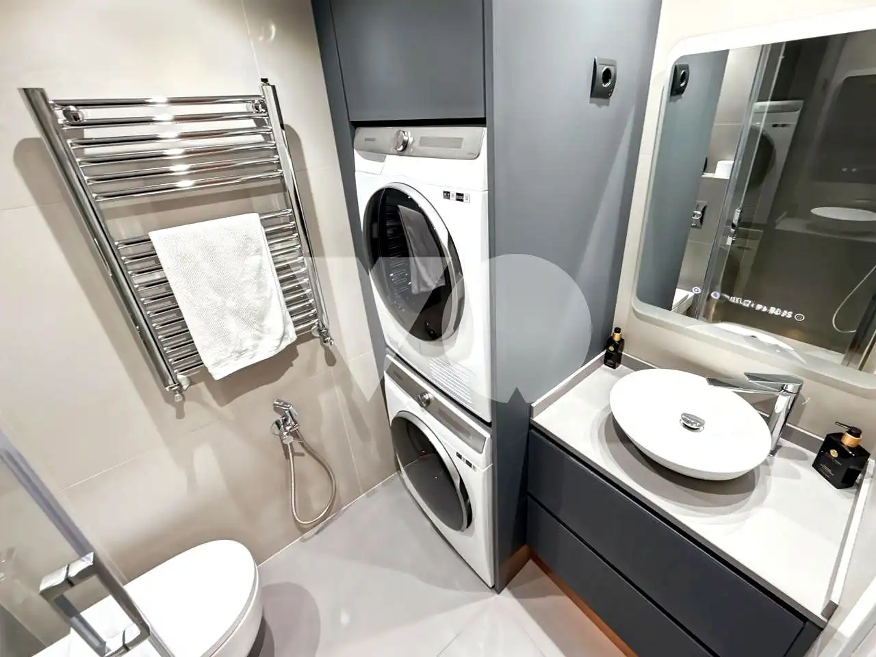 Bathroom of Flat for sale in Madrid  with Air Conditioner, Heating and Terrace