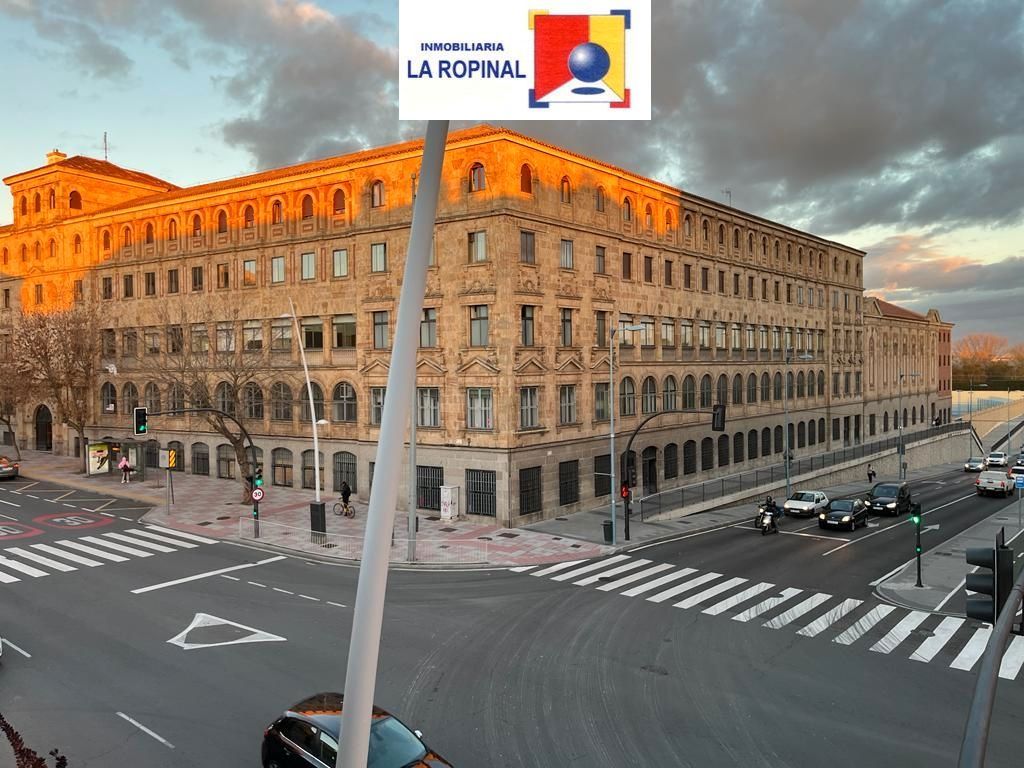 Exterior view of Duplex to rent in Salamanca Capital  with Heating, Parquet flooring and Furnished