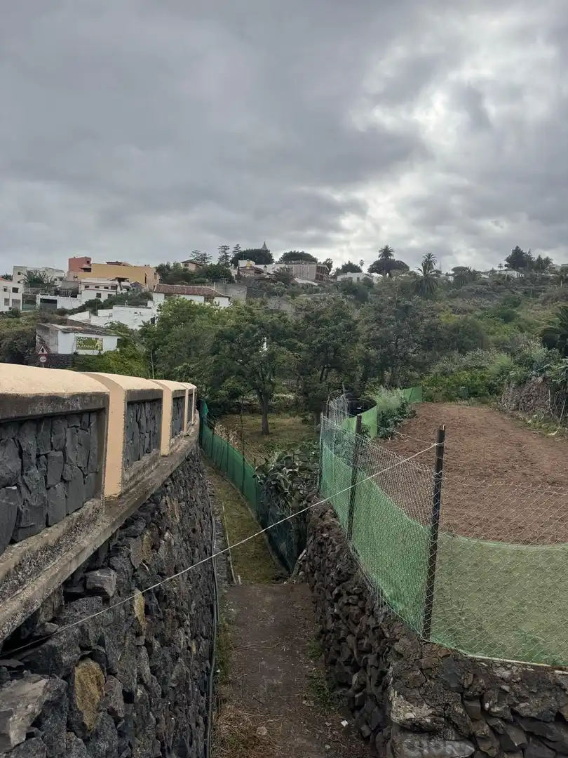 Vista exterior de Terreny en venda en Icod de los Vinos
