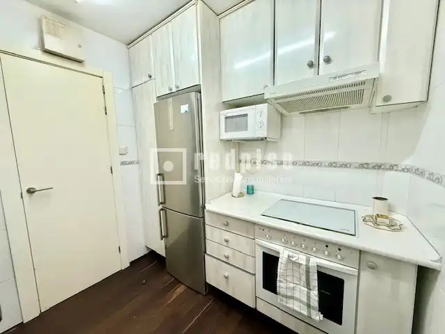 Cocina de Piso de alquiler en Madrid con Aire acondicionado, Calefacción y Jardín privado