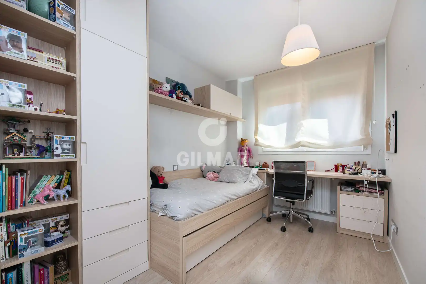 Bedroom of Flat for sale in Madrid  with Heating, Private garden and Storage room