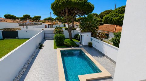 Foto 3 de Casa adosada en venta en Calle de la Vieira, La Barrosa, Chiclana de la Frontera