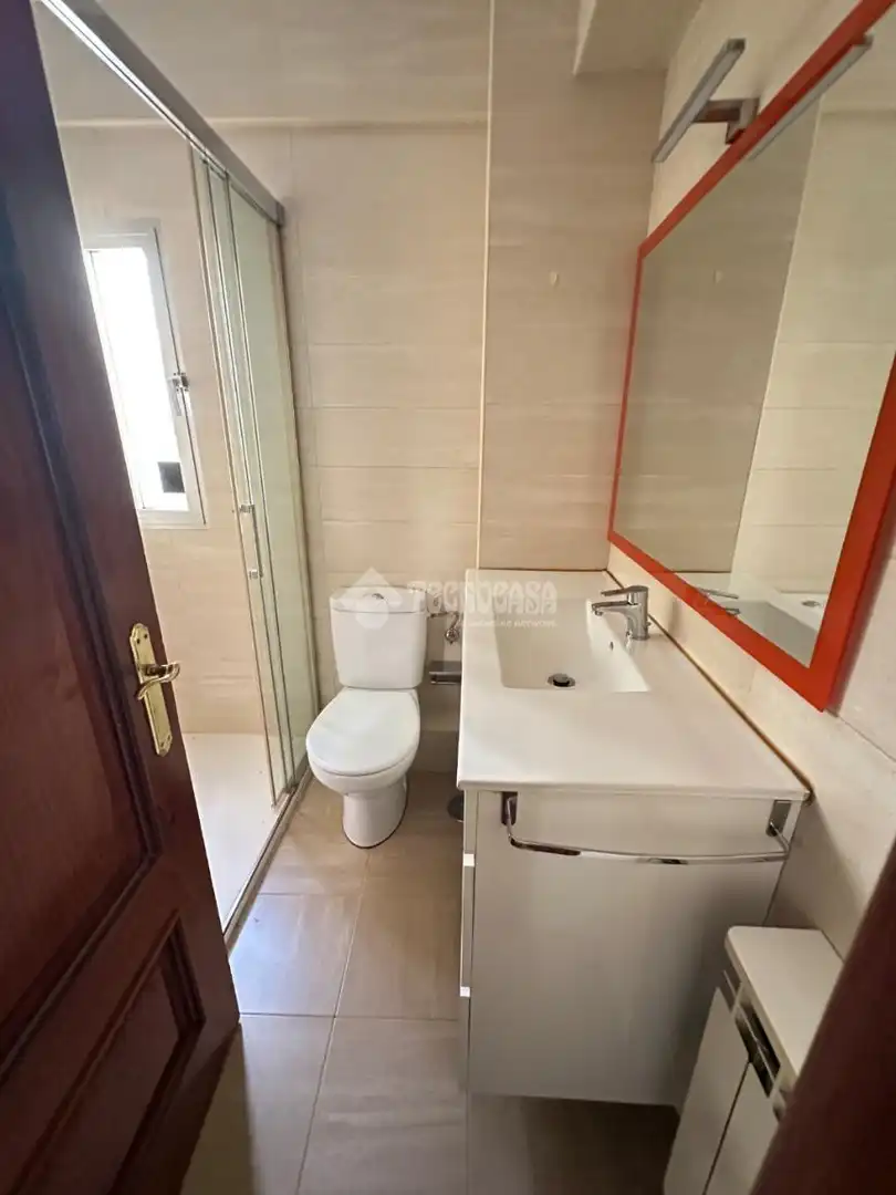 Bathroom of Flat for sale in Madrid  with Heating, Parquet flooring and Terrace