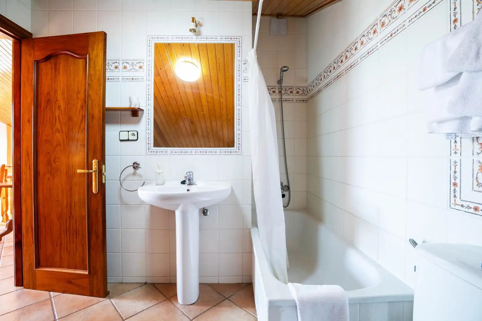 Bany de Casa o xalet en venda en Boltaña amb Calefacció, Terrassa i Moblat