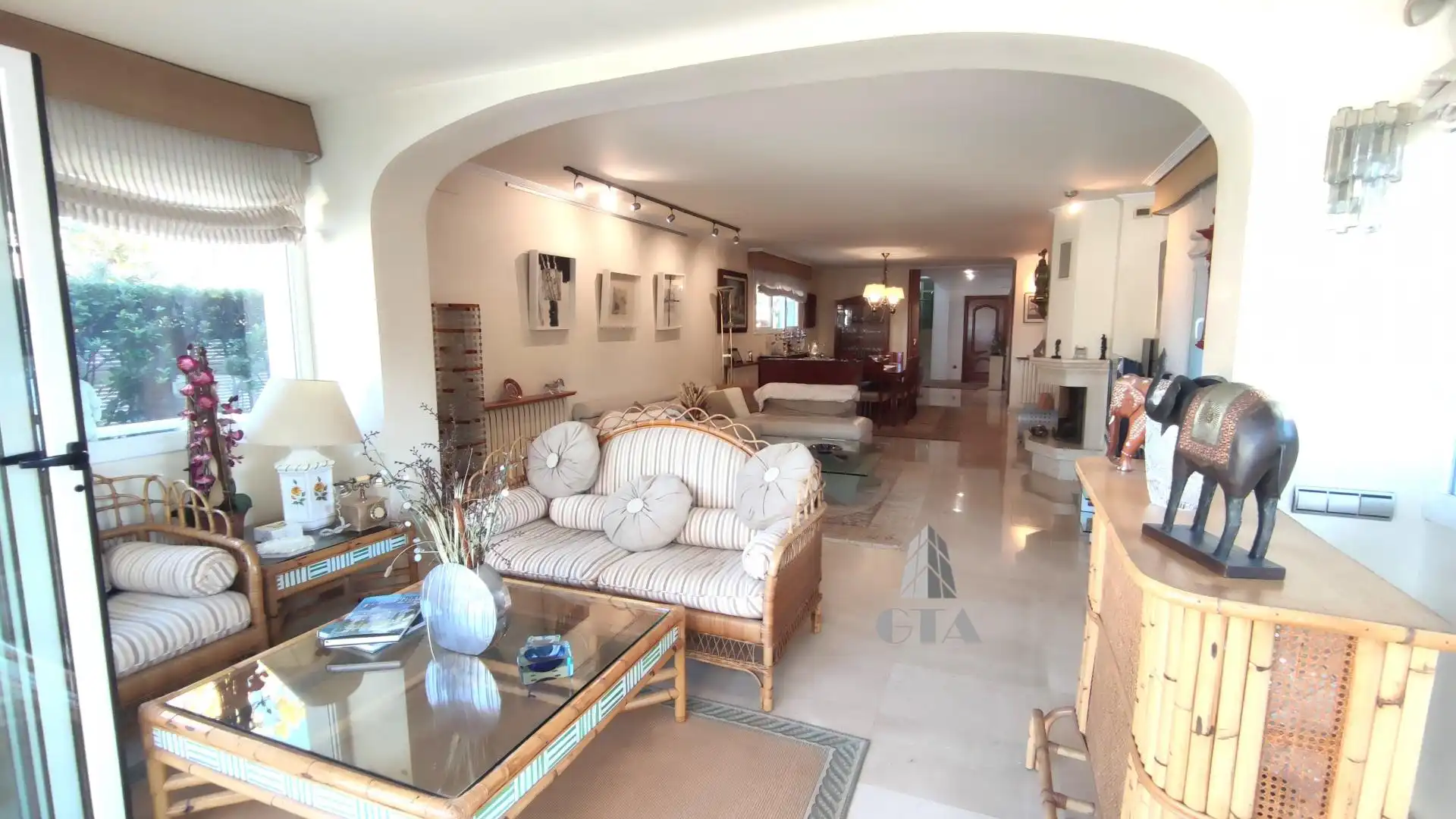 Living room of Houses for sale in Sant Cugat del Vallès  with Heating, Private garden and Terrace