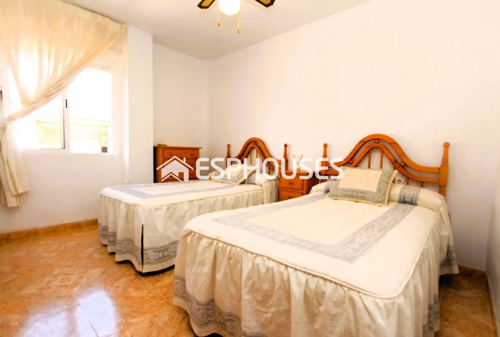 Habitación de Apartamento en venta en Guardamar del Segura con Terraza, Amueblado y Balcón