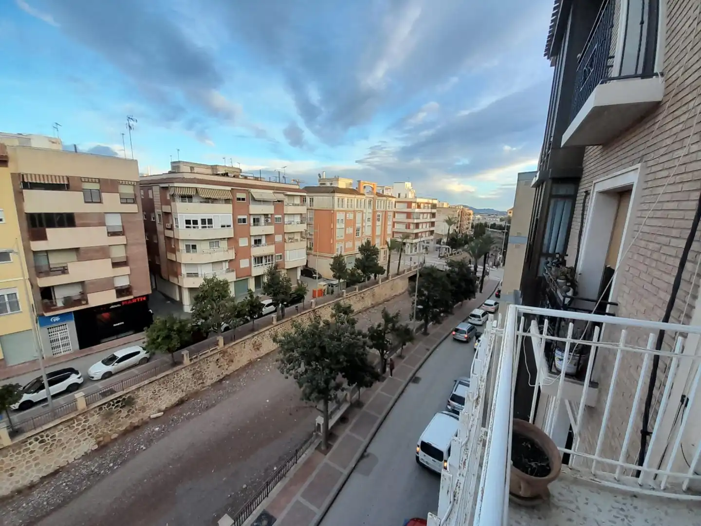 Vista exterior de Apartament en venda en Totana amb Traster, Moblat i Balcó