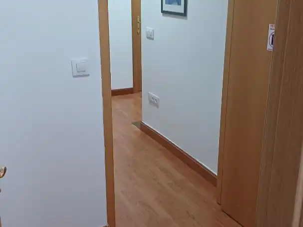 Büro zur Miete in Burgos mit Heizung, Internet und Alarm