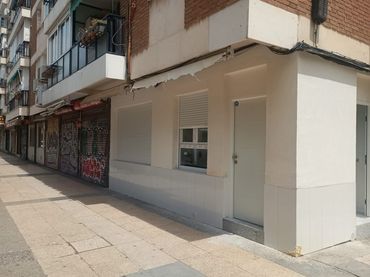 Local comercial en venda a Jose Arcones Gil 84