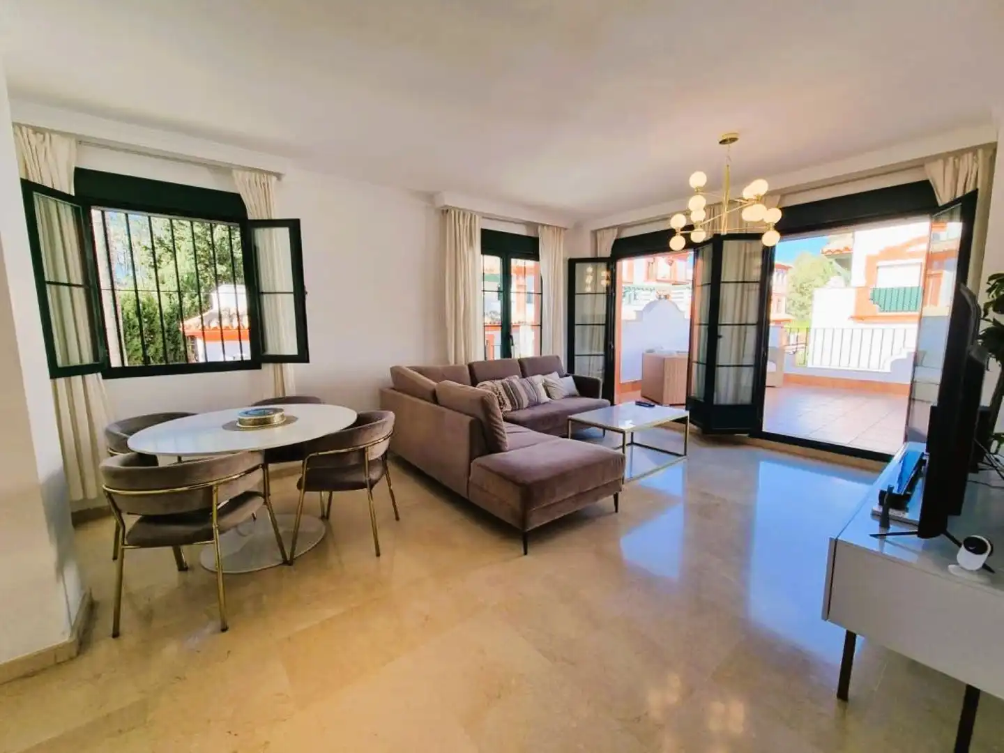 Living room of Duplexes for rent in Estepona  with Air Conditioner, Furnished and Balcony