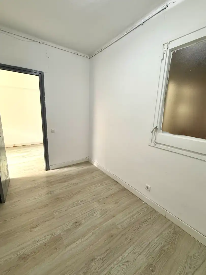 Schlafzimmer von Wohnung zum Verkauf in Barcelona mit Parkett und Alarm