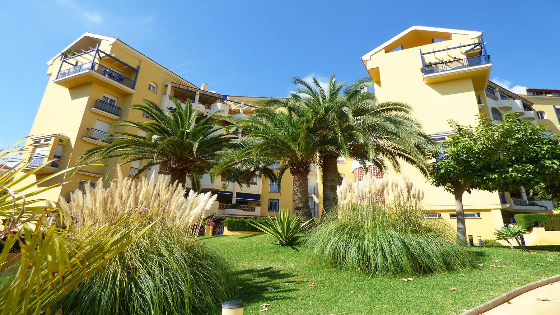 Vista exterior de Piso en venta en Benalmádena con Aire acondicionado, Terraza y Trastero