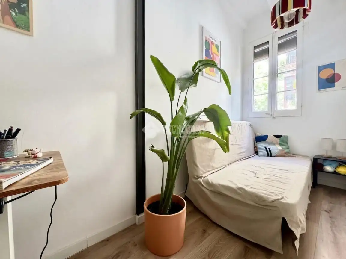 Habitación de Piso en venta en Barcelona con Balcón