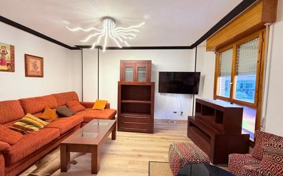 Living room of Flat for sale in Avilés  with Heating, Storage room and Furnished