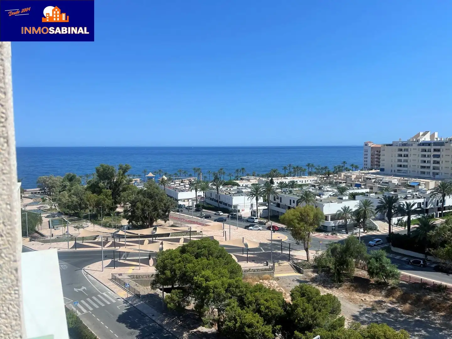 Vista exterior de Estudio en venta en Roquetas de Mar con Jardín privado, Terraza y Piscina comunitaria