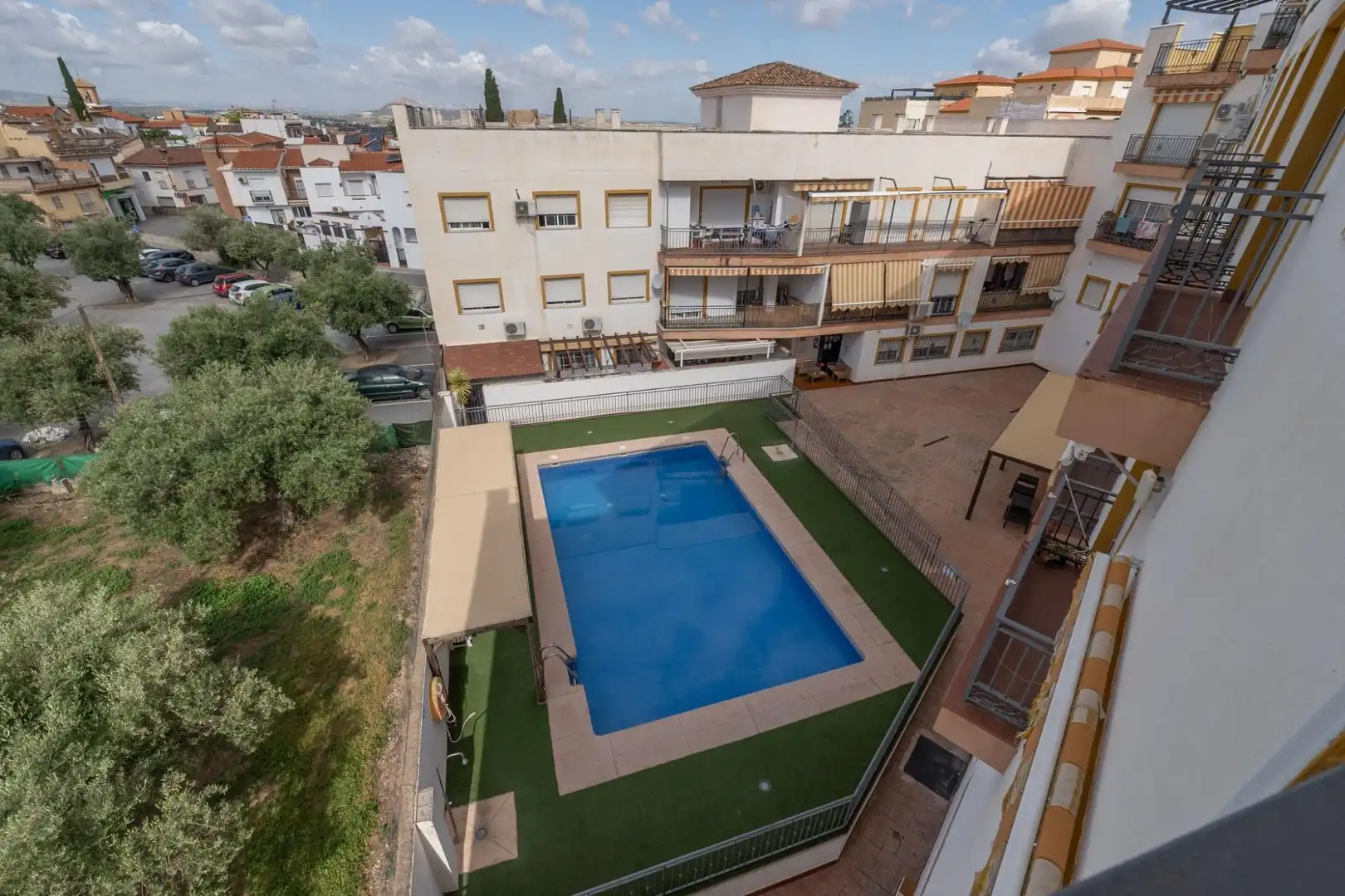 Piscina de Piso en venta en Gójar con Terraza, Trastero y Balcón