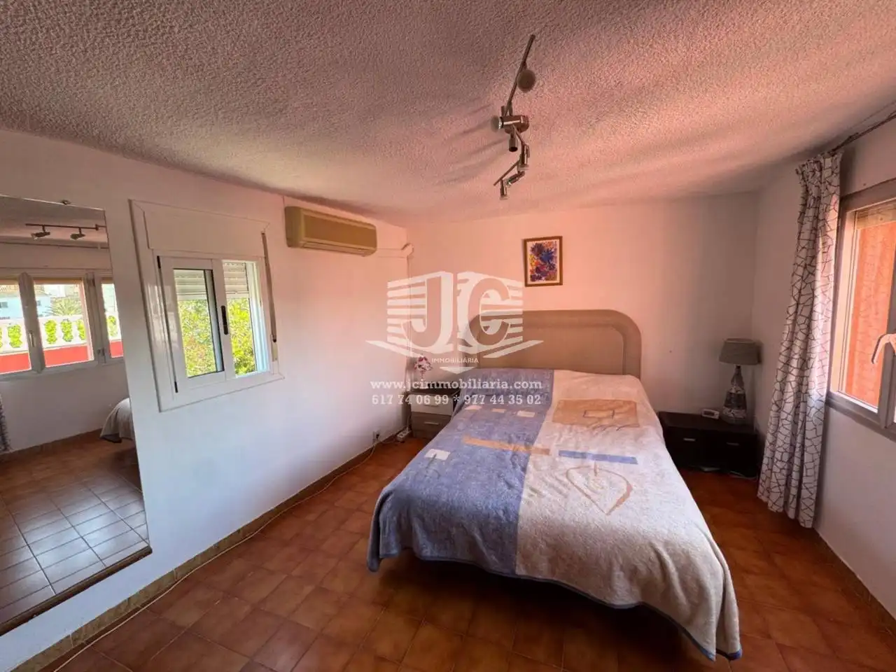 Dormitori de Casa o xalet en venda en Tortosa amb Aire condicionat, Jardí privat i Parquet