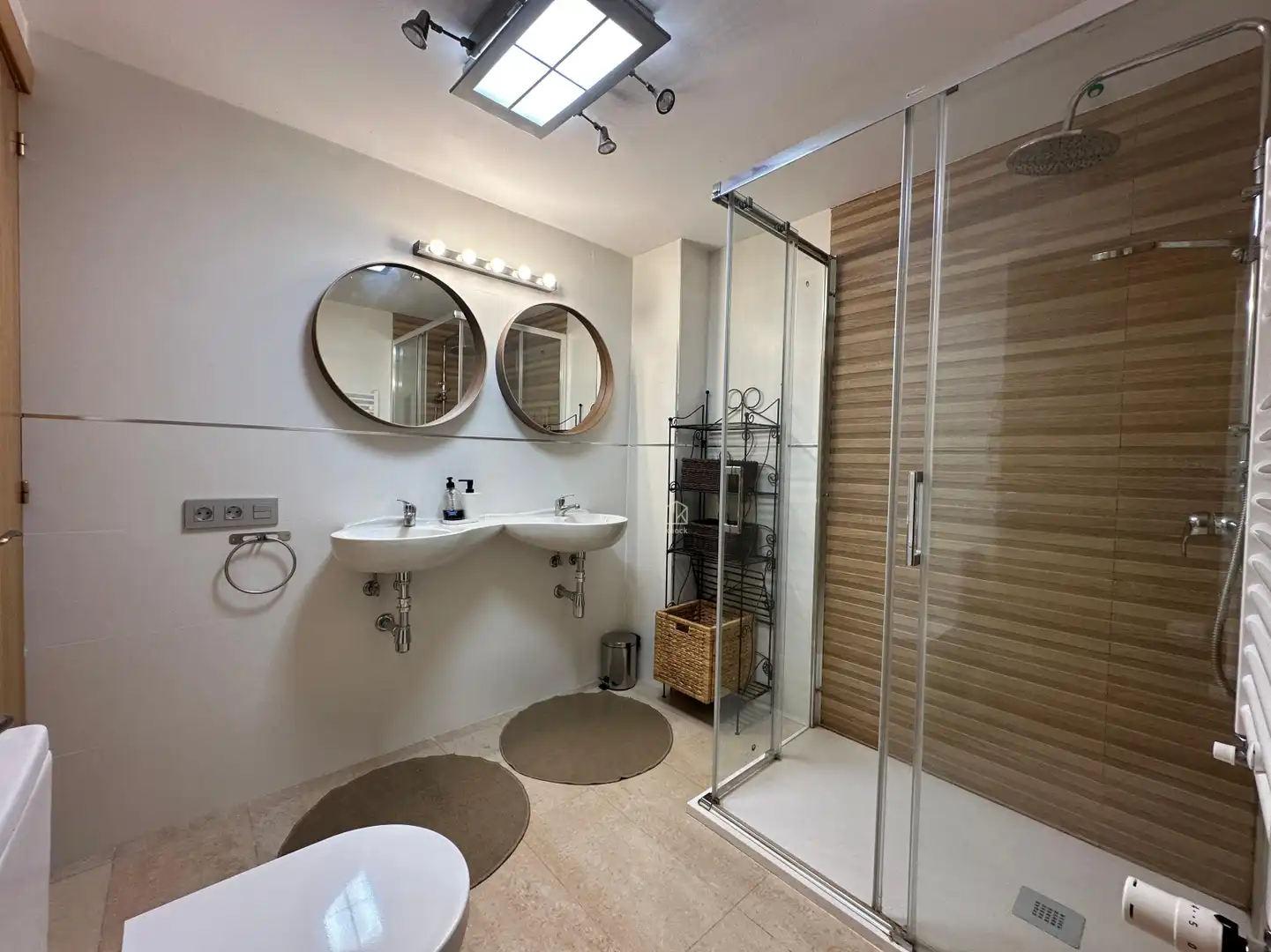 Flat for rent in Oviedo - Calle Tomás Crespo Frígilis, La Ería