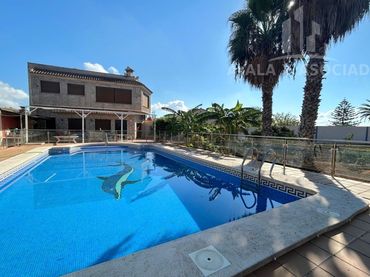 Casa rústica amb piscina en venda a Pedanías Este