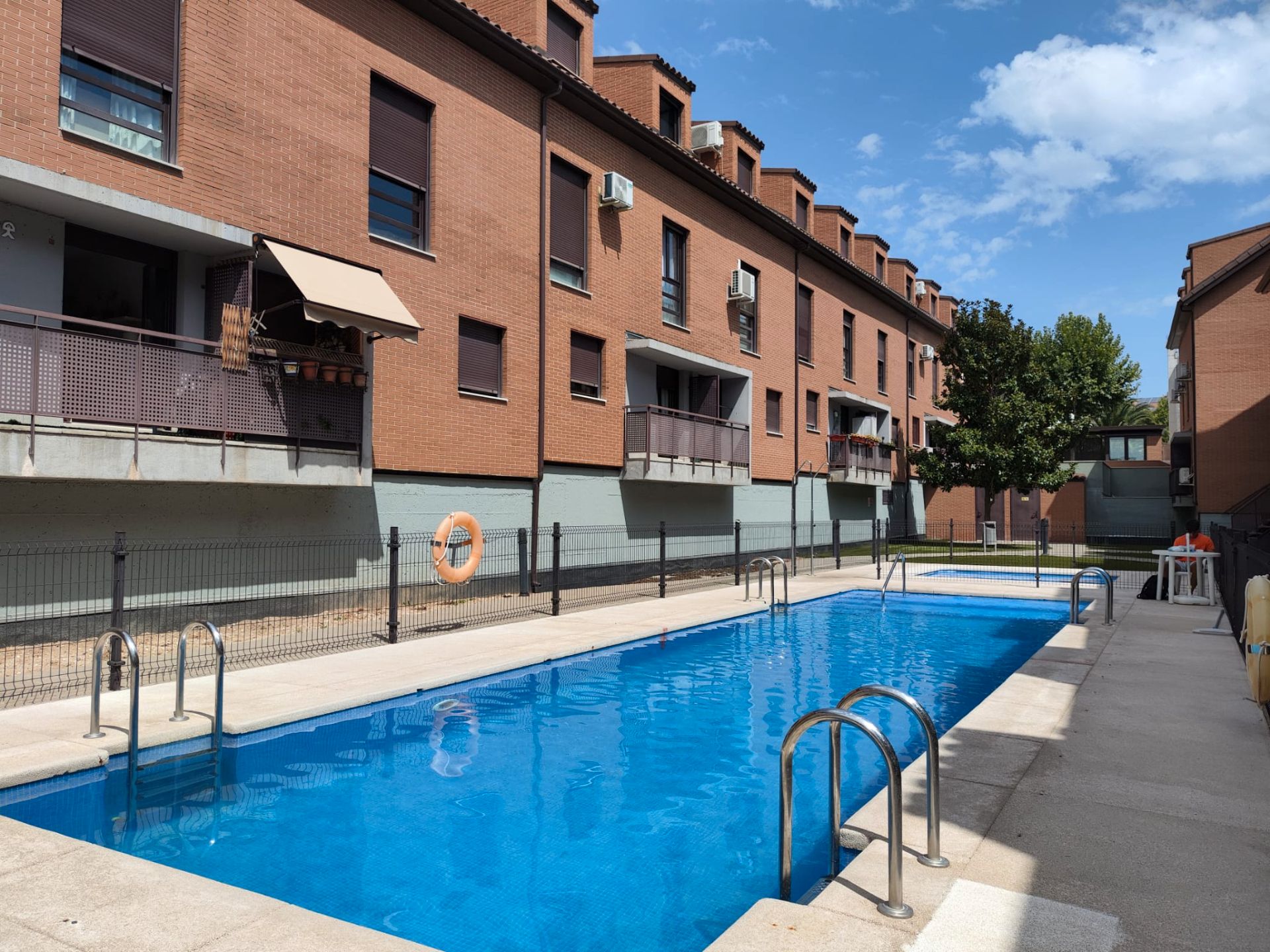 Schwimmbecken von Maisonette miete in Sevilla la Nueva mit Klimaanlage, Heizung und Parkett