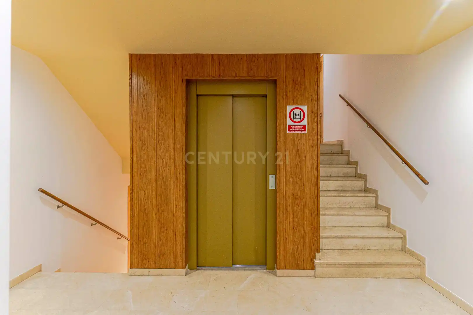 Apartamento en venta en Vélez de Benaudalla con Aire acondicionado, Trastero y Piscina
