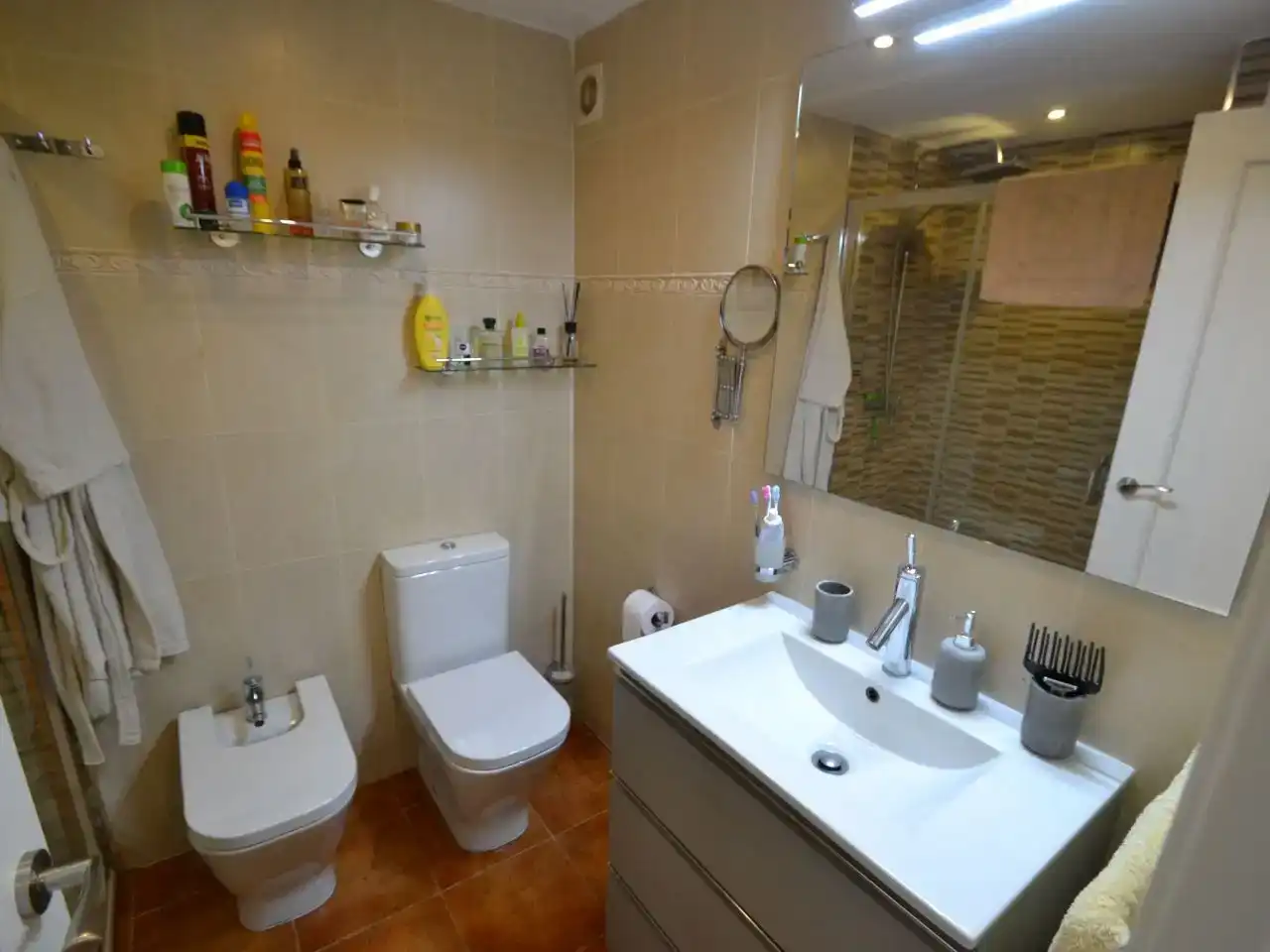 Bathroom of Flat for sale in Torremolinos  with Air Conditioner, Swimming Pool and Balcony