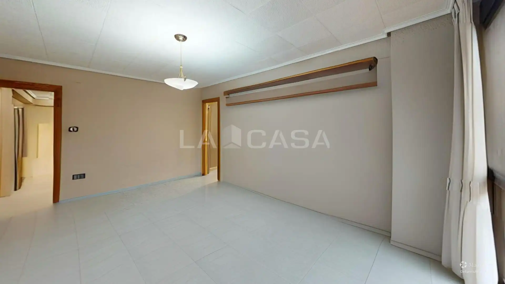Flat for sale in Valencia  with Air Conditioner