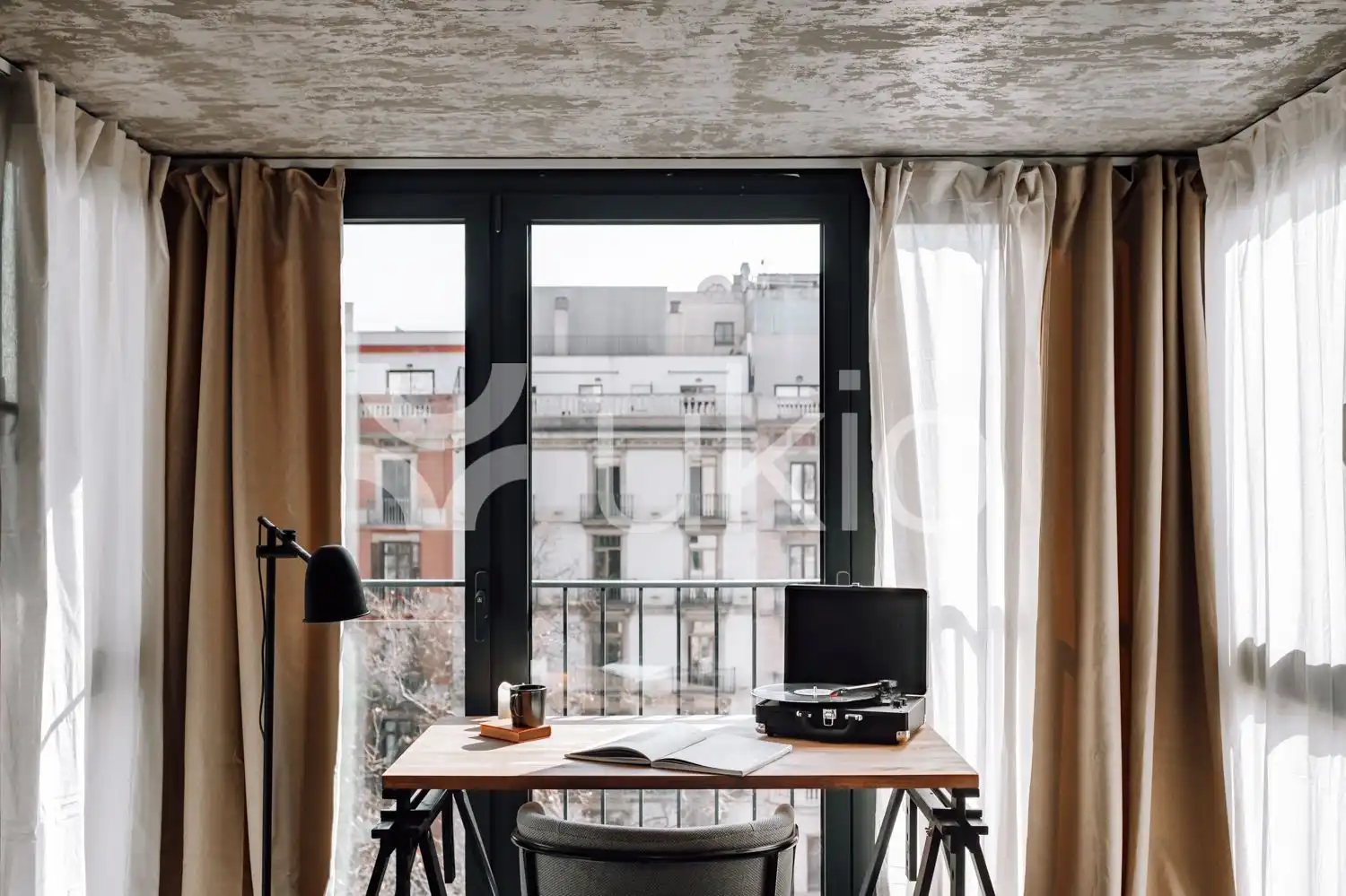Schlafzimmer von Wohnungen zur Miete in Barcelona mit Klimaanlage, Möbliert und Ofen