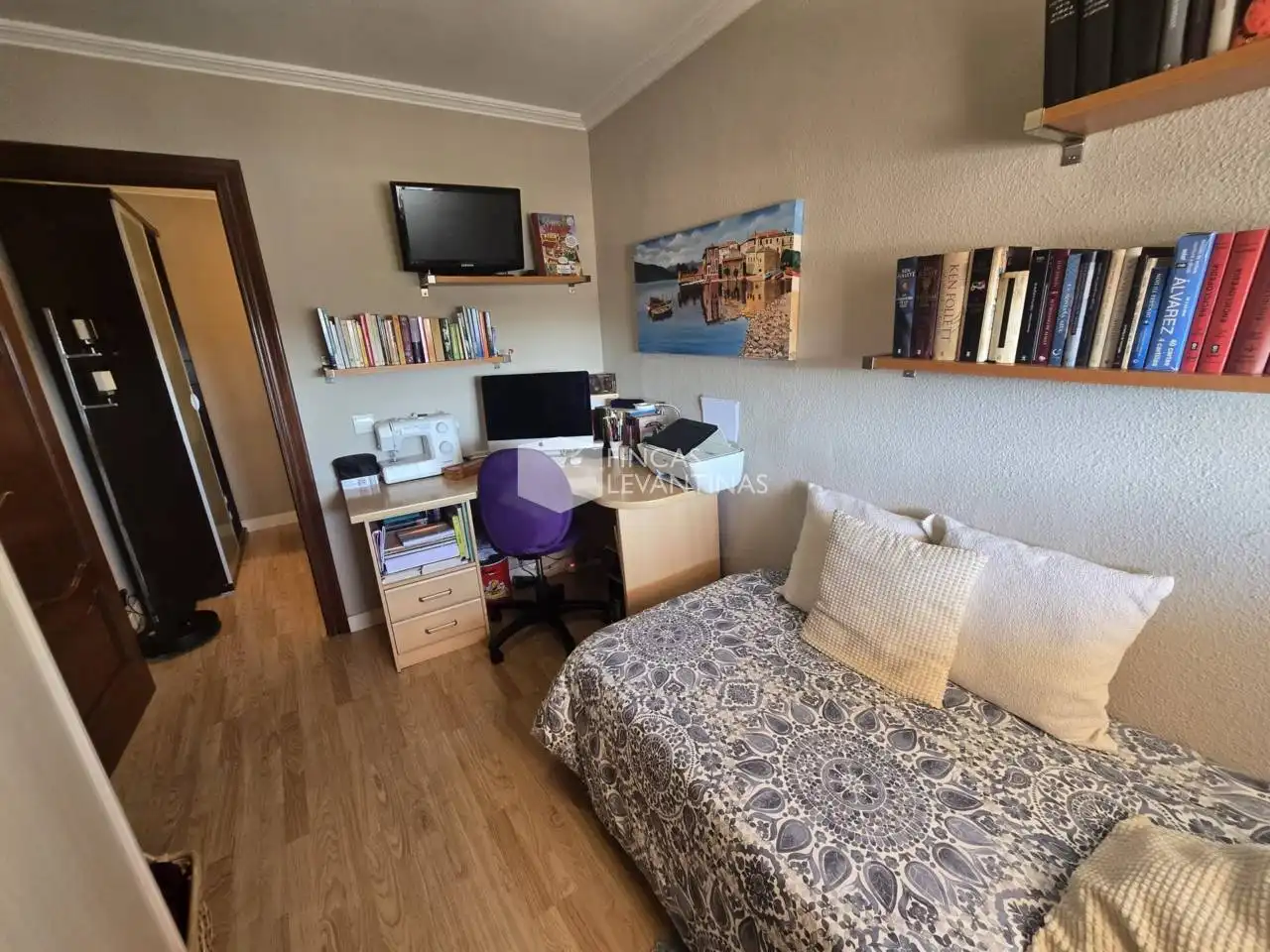 Dormitori de Pis en venda en Alicante / Alacant amb Moblat i Balcó