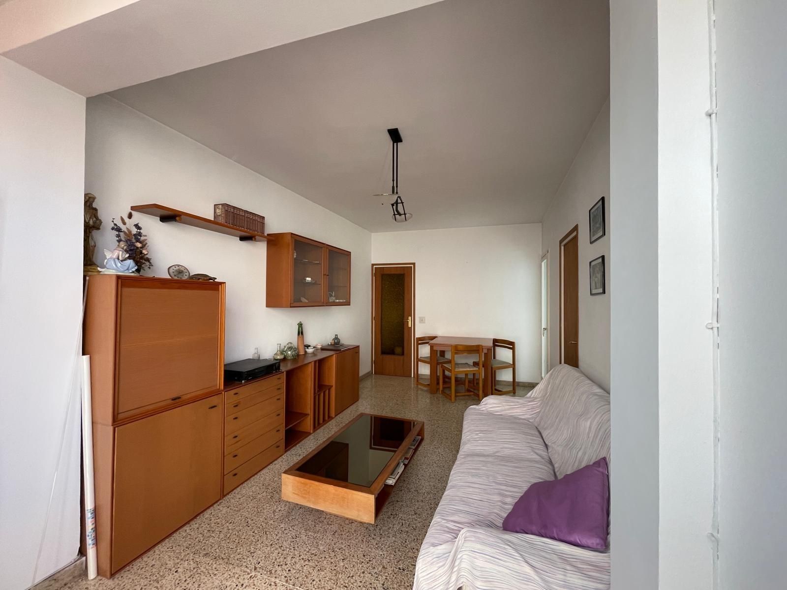 Sala d'estar de Pis en venda en Santa Coloma de Gramenet amb Calefacció i Balcó