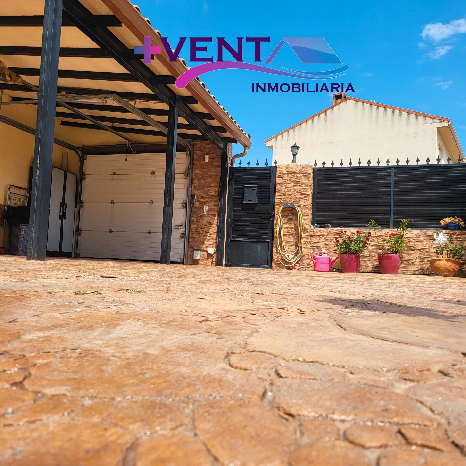Exterior view of House or chalet for sale in Seseña  with Air Conditioner, Heating and Private garden