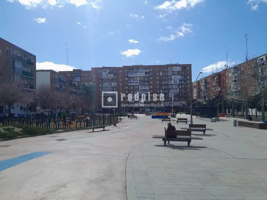 Vista exterior de Piso en venta en Alcorcón con Calefacción, Terraza y Alarma