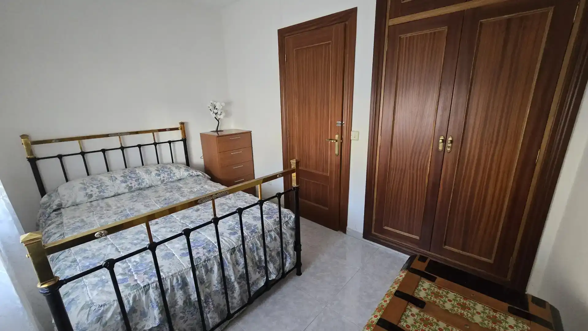 Dormitori de Casa adosada en venda en El Tejado amb Rentadora i Internet