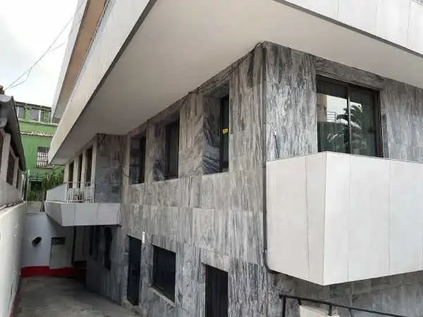 Vista exterior de Oficina en venda en Las Palmas de Gran Canaria amb Aire condicionat i Calefacció