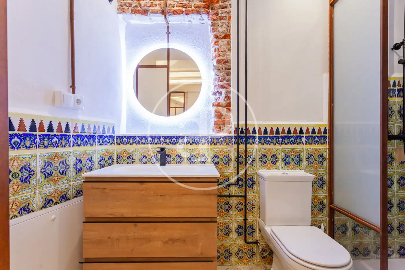 Bathroom of Flat for sale in Madrid  with Air Conditioner, Heating and Furnished