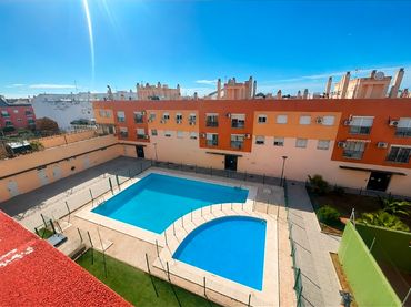 Pis amb piscina en venda a Calle Antoni Ros Marbà 2