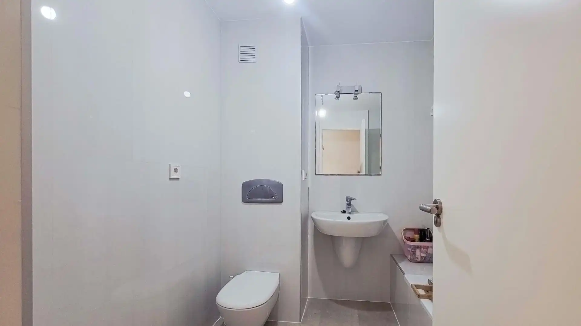 Badezimmer von Wohnungen zum Verkauf in Almería