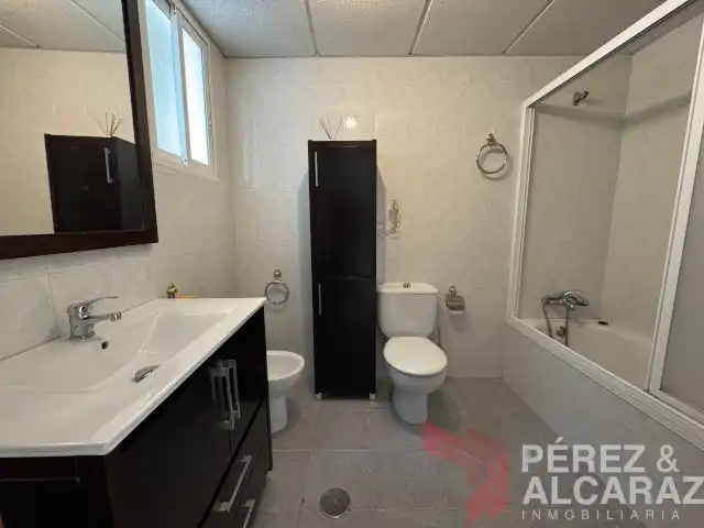 Bathroom of Flat for sale in Palma del Río  with Terrace, Storage room and Balcony