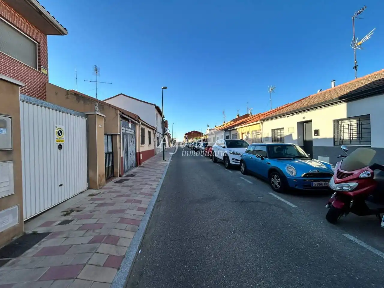 Vista exterior de Casa adosada en venta en Valladolid con Calefacción y Jardín privado