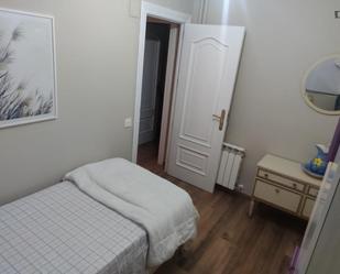 Apartament per a compartir a Caballería Española