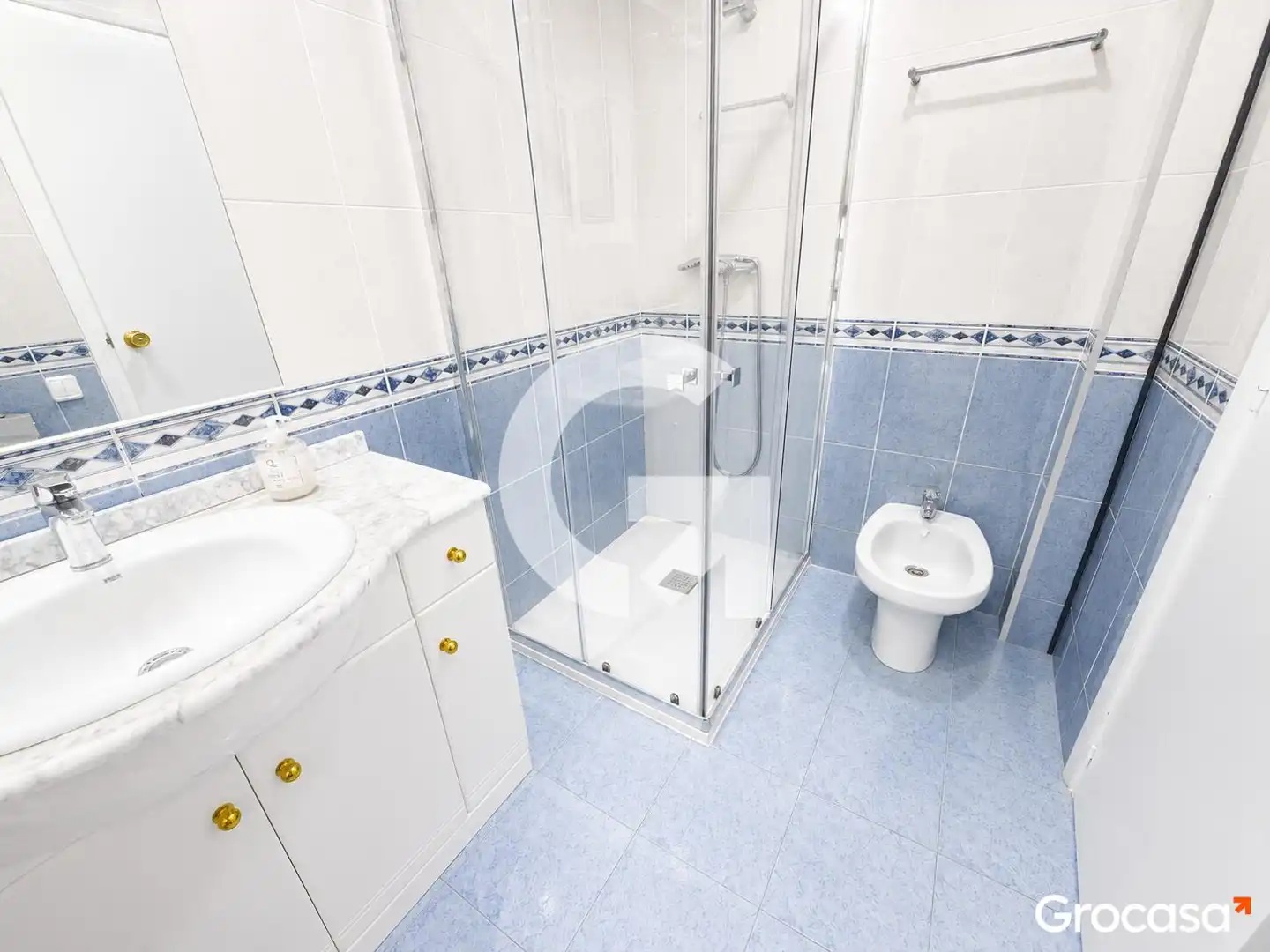 Baño de Piso en venta en Cubelles con Aire acondicionado, Calefacción y Trastero