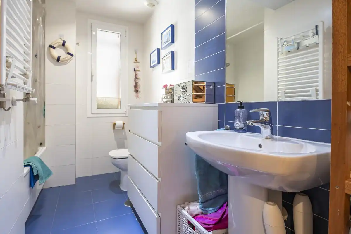 Baño de Planta baja en venta en Pozuelo de Alarcón con Aire acondicionado, Calefacción y Jardín privado