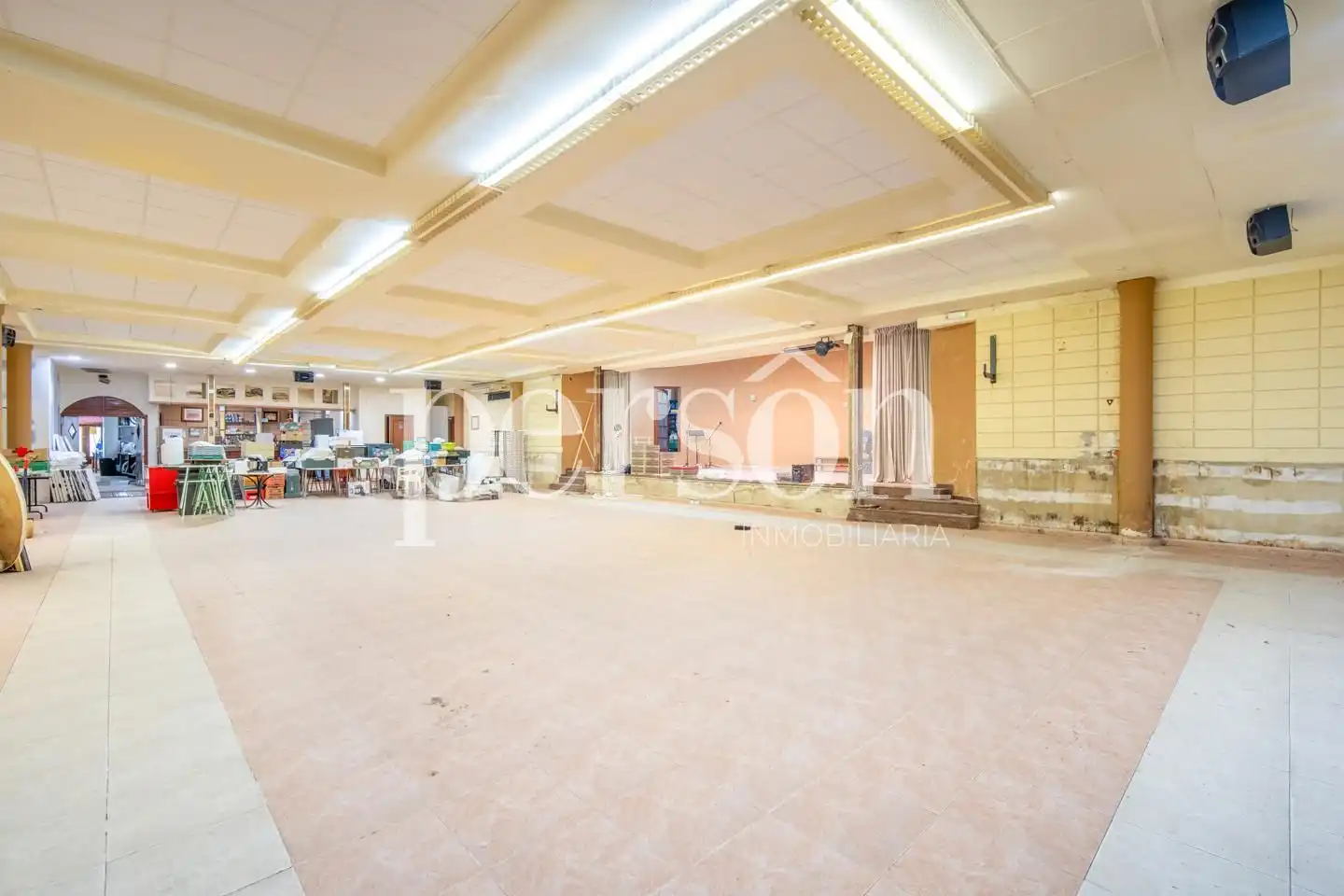 Local comercial en venda a Benifaió