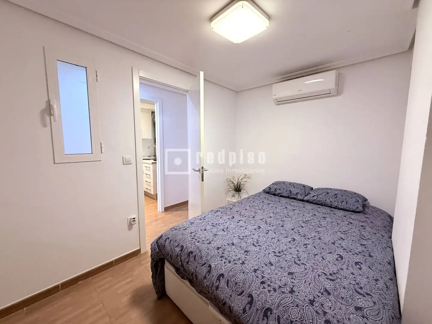 Bedroom of Flat for sale in Valencia  with Air Conditioner and Terrace