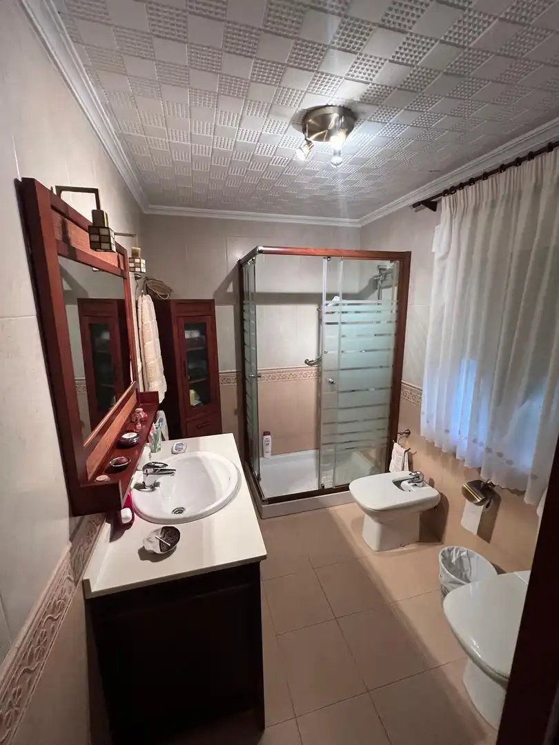 Badezimmer von Gebäude zum Verkauf in Baena