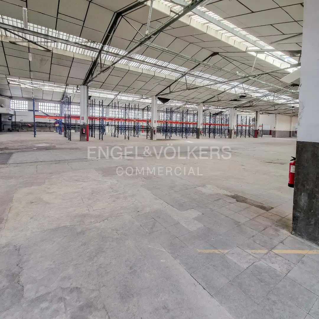 Nau industrial de lloguer en Sant Boi de Llobregat