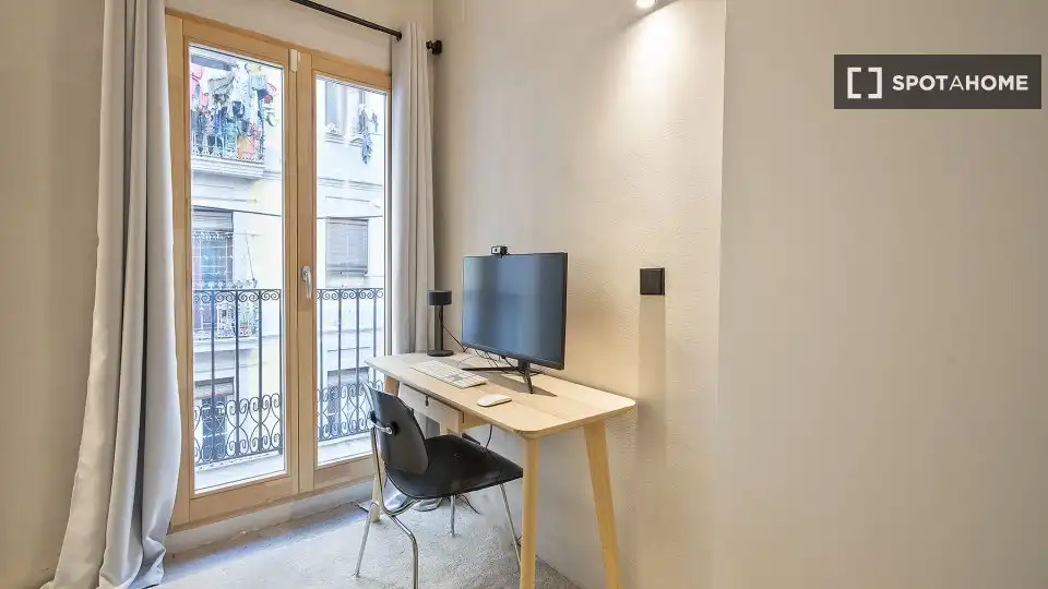 Piso con terraza en alquiler en Ciutat Vella, imagen 15
