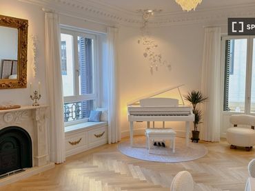 Appartamento con balcone in affitto a Centro